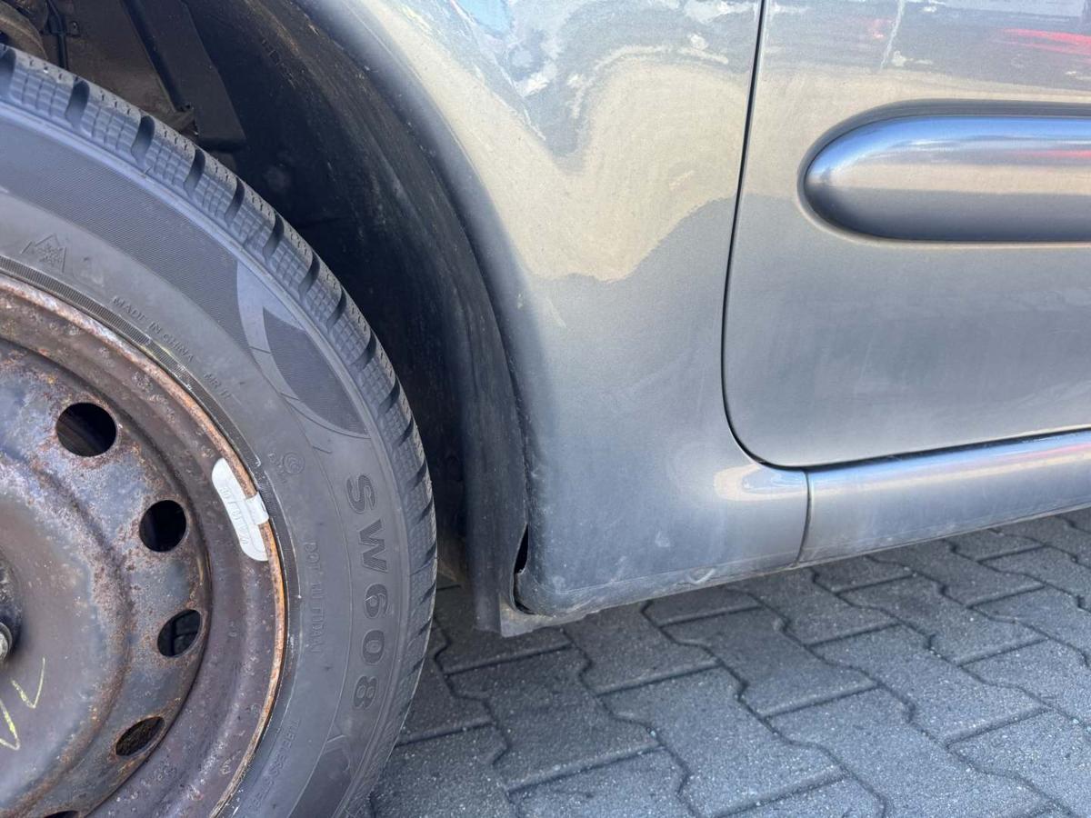 Citroen Xsara Picasso original Kotfl&uuml;gel vorn links EZW Eisengrau Metallic Bj.2007